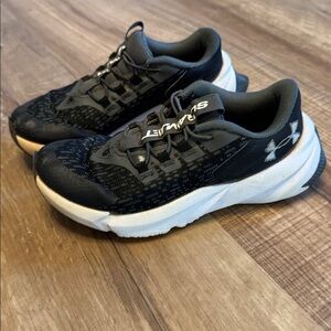 Under Armour Scramjet 5 running shoes